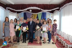 Коллективы детских садов и школ Кубинки поздравлили с 8 марта