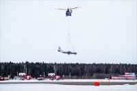 Вертолет МИ-26 перевез самолет АН-26 с аэродрома Кубинка в Парк &quot;Патриот&quot;