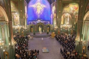 Первое рождественское богослужение прошло в главном храме ВС России