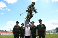 В парке Патриот открыли памятник лыжнику З.Церетели