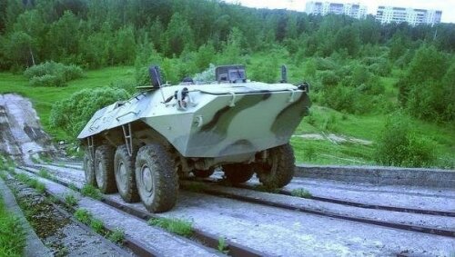 В Кубинке прошли испытания бронетранспортера «Крымск»